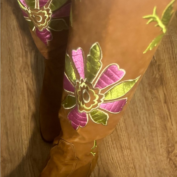 Vince Camuto Imagine Floral Embroidered Boots 4” Heel, 8.5 - Picture 2 of 5